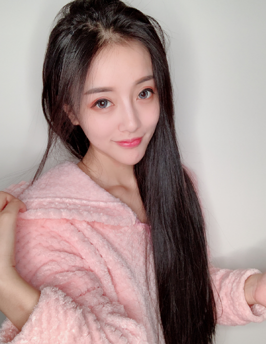 2020.10.21下城妹子看似甜美型，床上舔全身销魂无法自拔